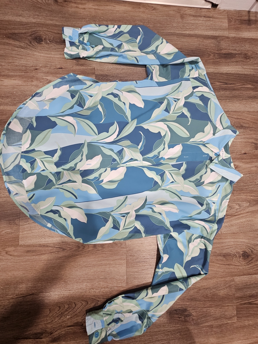 VENUS Blue Multi Leaf-Print Button-Down Shirt